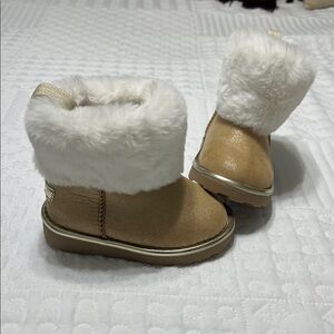 nautical Stylish Tan Kids Boots with Faux Fur